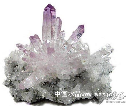 如何欣赏收藏水晶簇东海水晶饰品店加盟